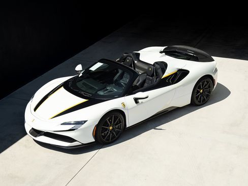 Certified 2024 Ferrari SF90 Spider AWD/4WD image 17