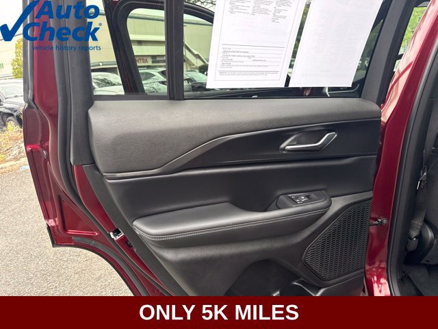 Used 2025 Jeep Grand Cherokee Altitude AWD/4WD image 34