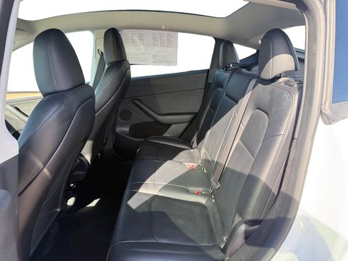 Used 2023 Tesla Model Y Long Range AWD/4WD image 16