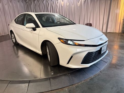 Used 2025 Toyota Camry LE w/ Convenience Package FWD image 3