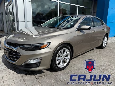 Used 2024 Chevrolet Malibu LT FWD image 2