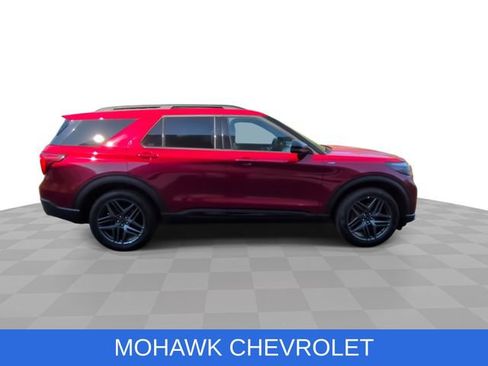 Used 2025 Ford Explorer ST-Line w/ ST-Line Street Pack AWD/4WD image 10