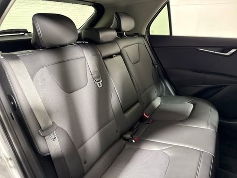 Used 2025 Kia Niro EX w/ EX Cold Weather Package image 22