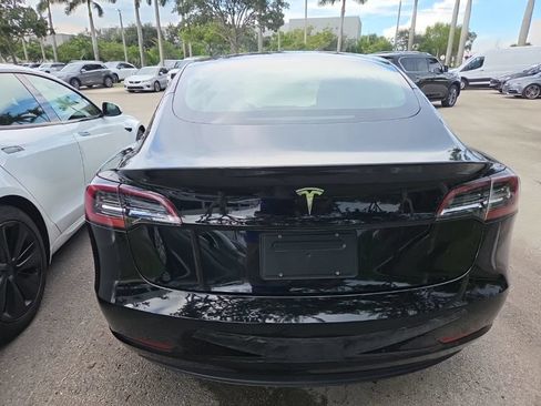 Used 2023 Tesla Model 3 Standard Range RWD image 7