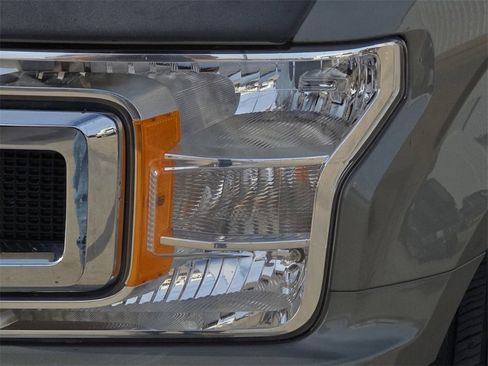 Used 2019 Ford F150 XLT w/ Trailer Tow Package image 30