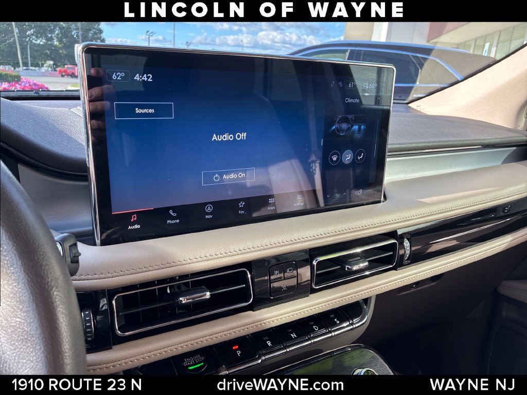 Certified 2023 Lincoln Nautilus AWD w/ Premium Package image 18