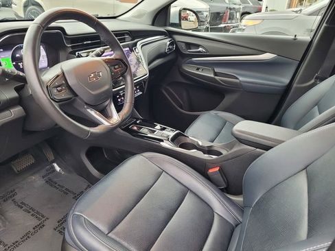 Used 2022 Chevrolet Bolt EUV LT w/ Convenience Package image 11