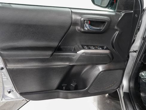 Certified 2023 Toyota Tacoma TRD Off-Road AWD/4WD image 21