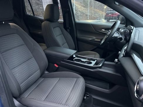 Used 2025 Chevrolet Equinox LT image 8