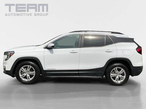 Used 2023 GMC Terrain SLE w/ Driver Convenience Package AWD/4WD image 4
