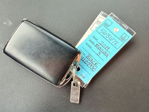 Used 2019 MAZDA MAZDA3 Hatchback image 25