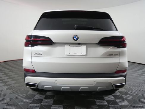 Used 2024 BMW X5 sDrive40i w/ Parking Assistance Package RWD image 4