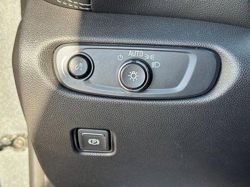 Used 2025 Chevrolet Blazer LT AWD/4WD image 20