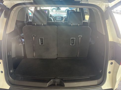 Used 2017 GMC Acadia SLT image 44