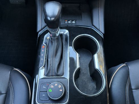 Used 2019 Chevrolet Blazer Premier w/ Sun and Wheels Package image 13