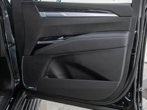 Used 2025 Cadillac Escalade Sport w/ Touring Package AWD/4WD image 9