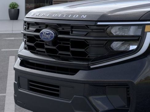 New 2025 Ford Expedition Active AWD/4WD image 17