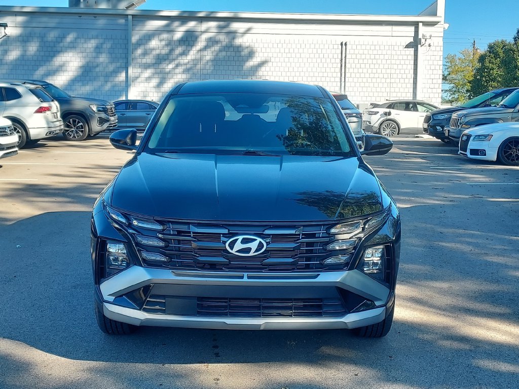 Used 2025 Hyundai Tucson SE AWD/4WD image 2