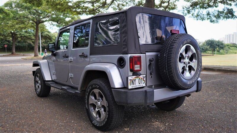 Used 2018 Jeep Wrangler Unlimited Sahara w/ Connectivity Group AWD/4WD image 5