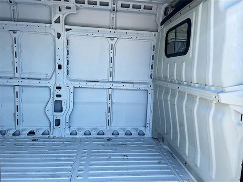 Used 2024 RAM ProMaster 2500 w/ Convenience Group image 22