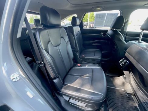 Used 2023 Kia Sorento SX AWD/4WD image 28
