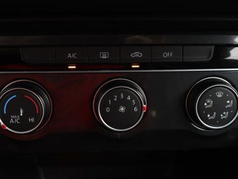 Used 2021 Volkswagen Tiguan S FWD image 33