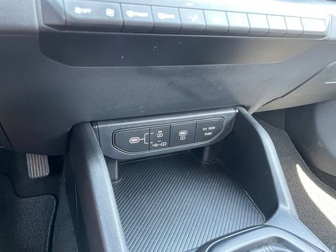 Certified 2025 Kia K4 FWD image 18