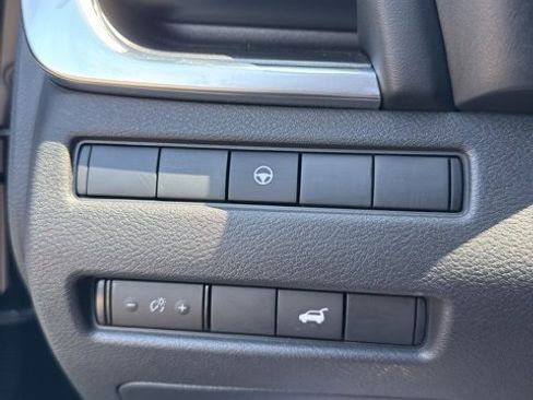 Certified 2023 Nissan Rogue SV w/ SV Premium Package image 31