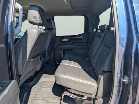 Used 2023 GMC Sierra 1500 SLT image 28