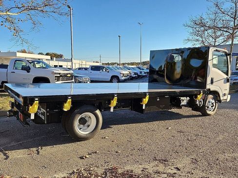 New 2025 Chevrolet Low Cab Forward RWD image 4