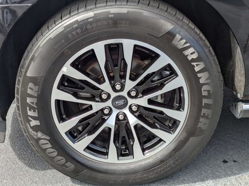 Used 2019 Ford Expedition Limited w/ Equipment Group 301A RWD image 31