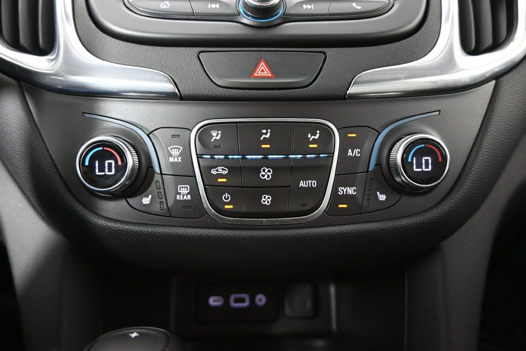 Used 2019 Chevrolet Equinox LT FWD image 29