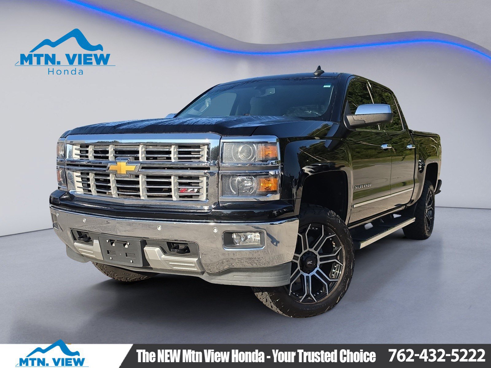 Used 2015 Chevrolet Silverado 1500 LTZ Z71 w/ LTZ Plus Package AWD/4WD image 1