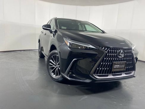 Used 2024 Lexus NX 250 FWD w/ Cold Area Package image 4