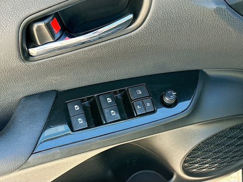 Used 2017 Toyota Prius Prime Premium image 15