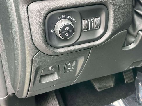 Used 2025 RAM 1500 Laramie AWD/4WD image 18
