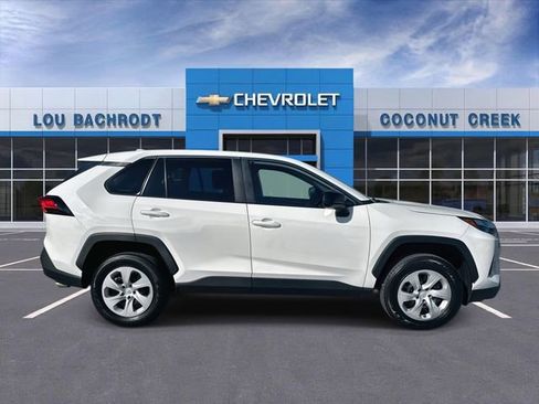 Used 2025 Toyota RAV4 LE image 9