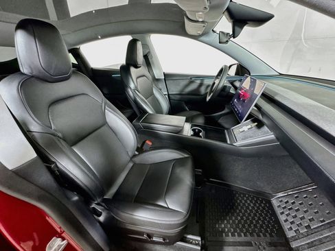 Used 2026 Tesla Model Y AWD image 27