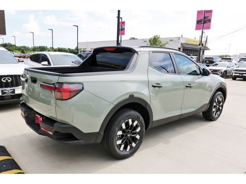Certified 2025 Hyundai Santa Cruz SEL FWD image 8