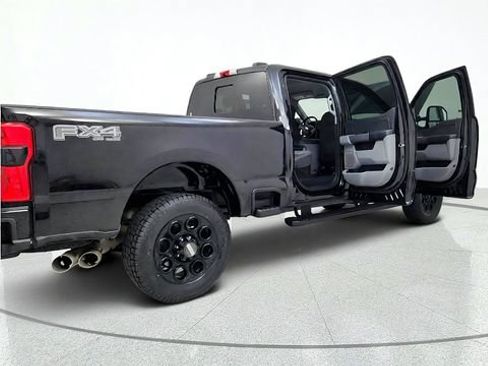 Used 2023 Ford F250 XLT w/ Black Appearance Package AWD/4WD image 19