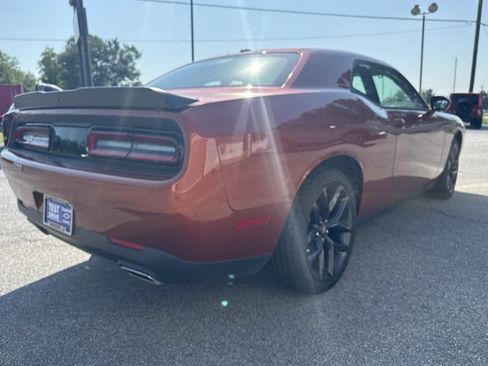 Used 2022 Dodge Challenger SXT w/ Blacktop Package image 4