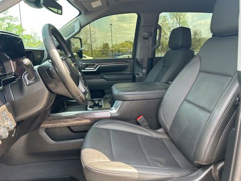 Used 2025 Chevrolet Silverado 2500 LTZ w/ LTZ Convenience Package AWD/4WD image 26