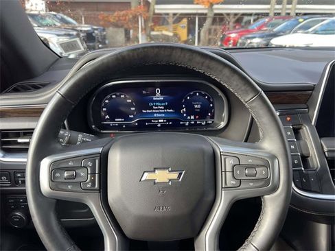Certified 2024 Chevrolet Suburban Premier image 28