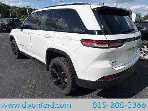Used 2024 Jeep Grand Cherokee Altitude AWD/4WD image 3