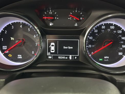 Used 2018 Buick Regal Preferred FWD image 22