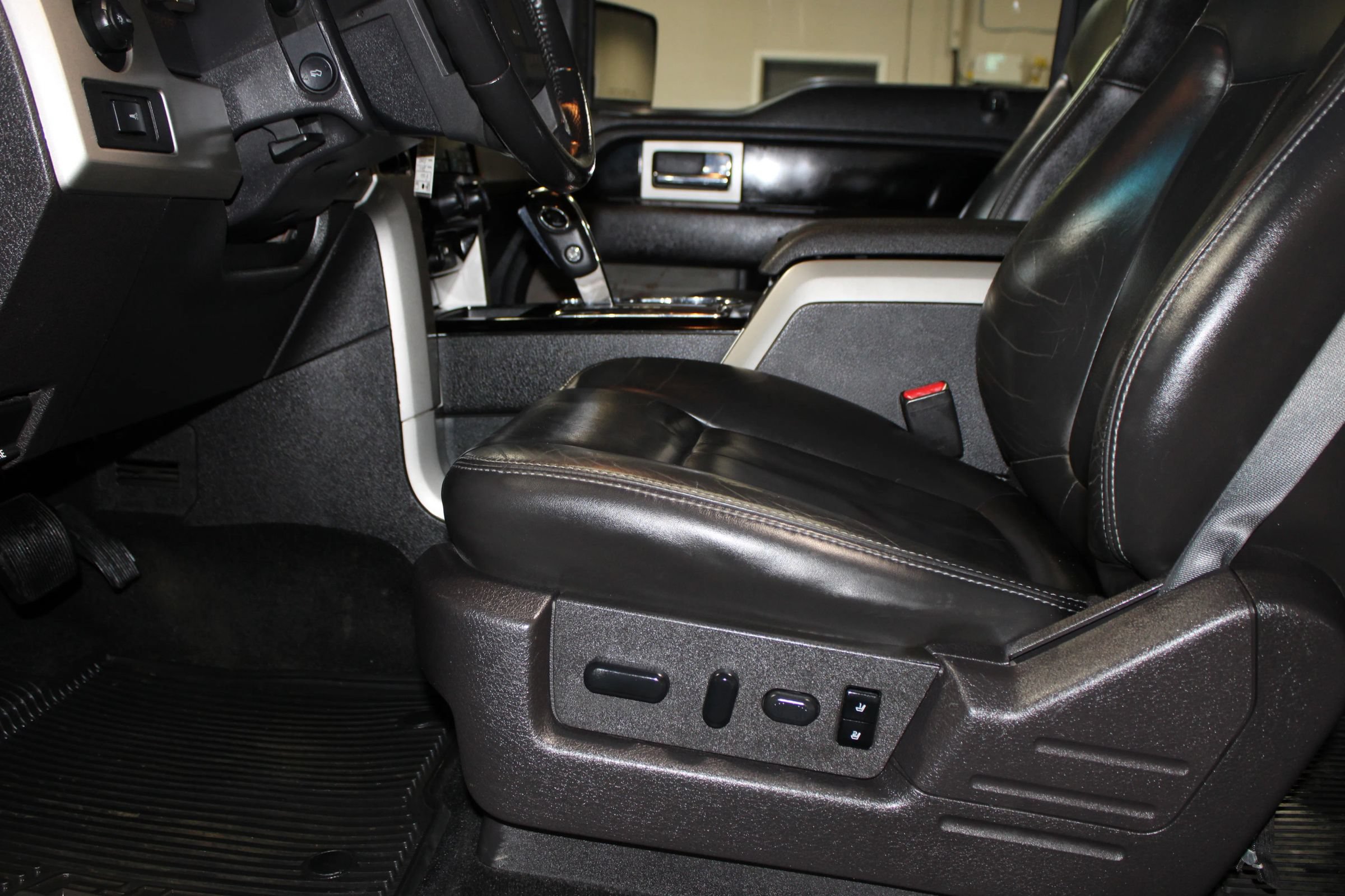 Used 2011 Ford F150 FX4 w/ FX Luxury Pkg AWD/4WD image 28