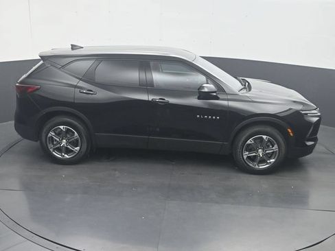 Used 2025 Chevrolet Blazer LT FWD image 25