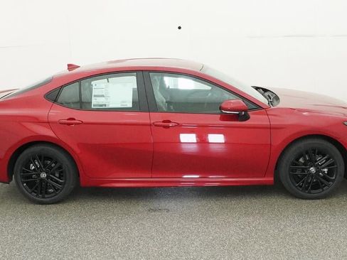 New 2026 Toyota Camry SE FWD image 11