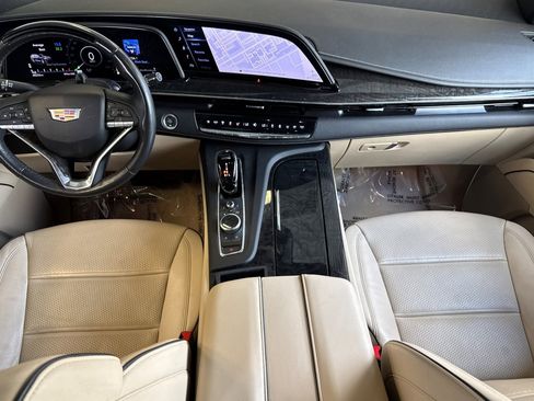 Certified 2024 Cadillac Escalade Premium Luxury image 14