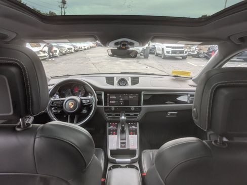 Used 2023 Porsche Macan image 39